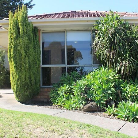 Australian Home Away @ Doncaster Anderson Creek 1 Doncaster East Exterior photo